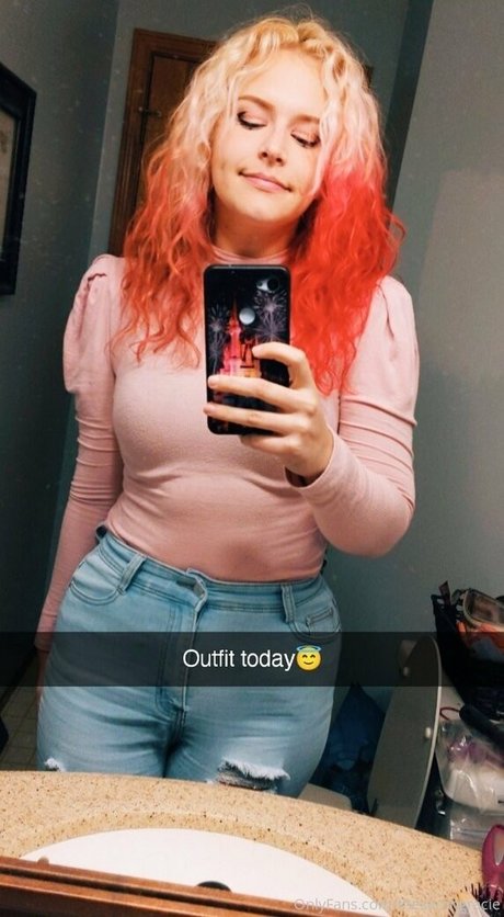 The Sarah Gracie model hot picture