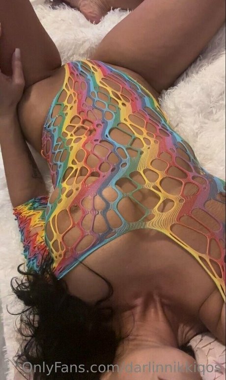 DarlinNikkiQOS pornstar erotic photo