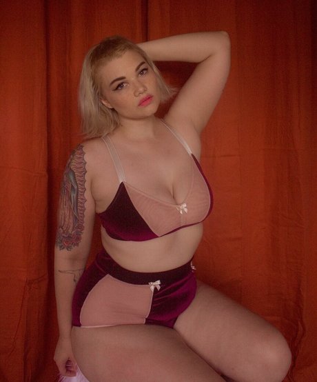 isabel hendrix Quick model image