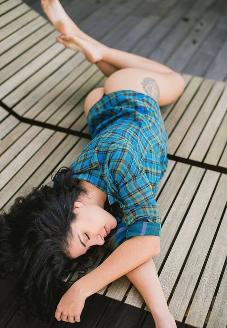 Giovana Fagundes beautiful actress image