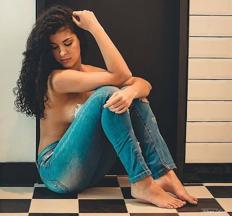 Giovana Fagundes model nudes pictures