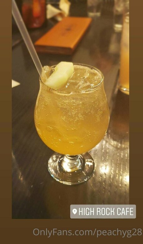 peachyg28 model nudes img