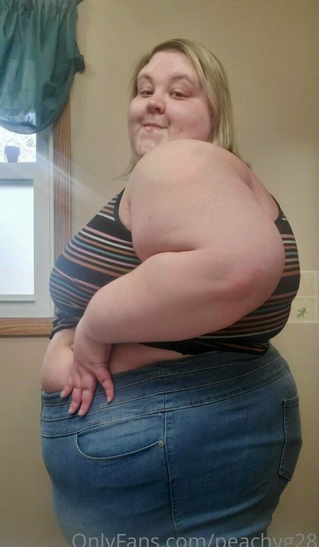 peachyg28 pornstar erotic photo