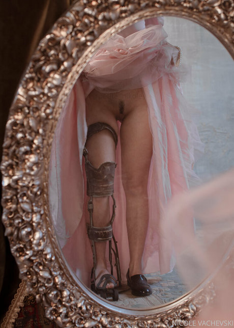 petitenikole hd actress gallery