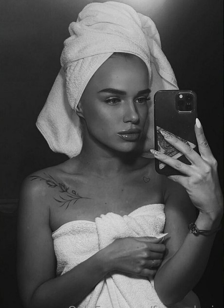 freemelanie xxx model photo