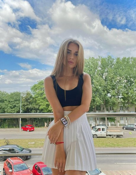 perfect shemale onlyfans exclusive image