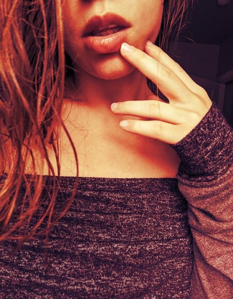 kenziemonroe hd actress picture