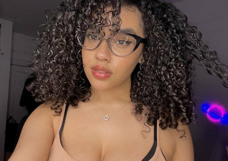 itsqueennovaa pornstar xxx photos