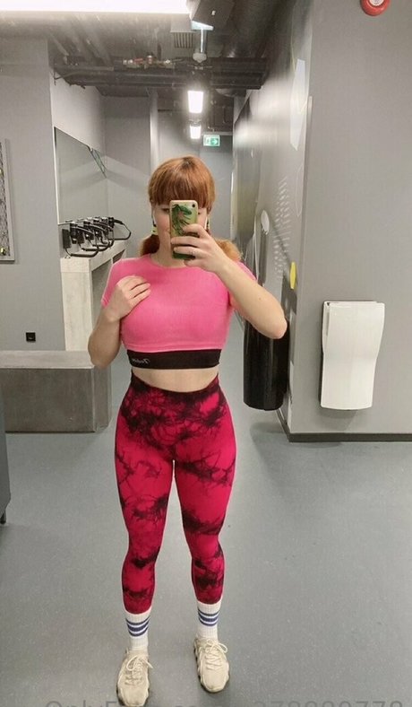 vixenalisa model naked images