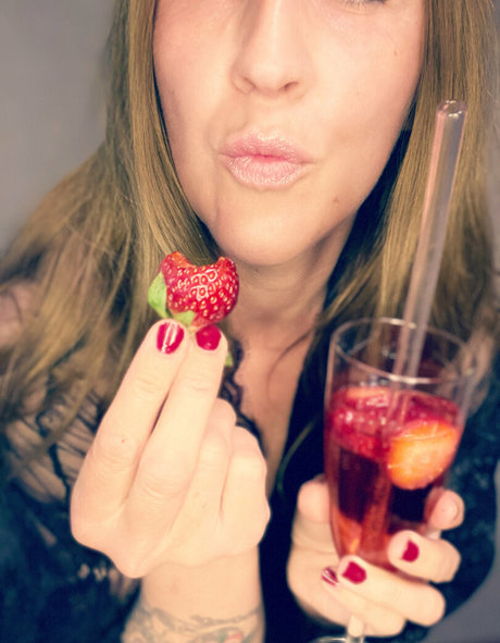 big tits midget onlyfans free nude picture