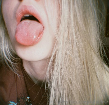 Nensi Mur model pornographic images