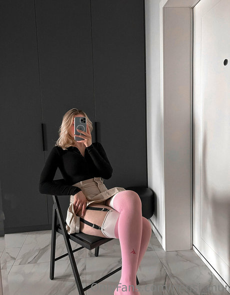 Nensi Mur xxx model photos