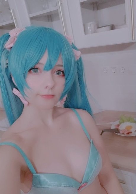 Saya Scarlet sexy model images