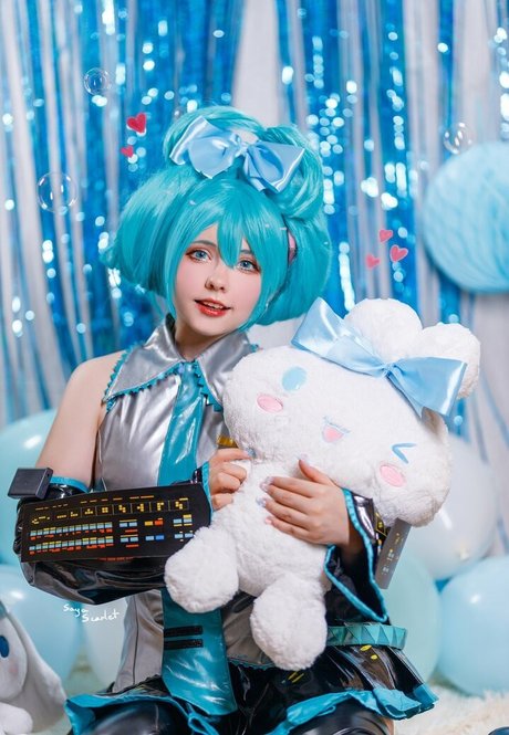 Saya Scarlet hot actress image