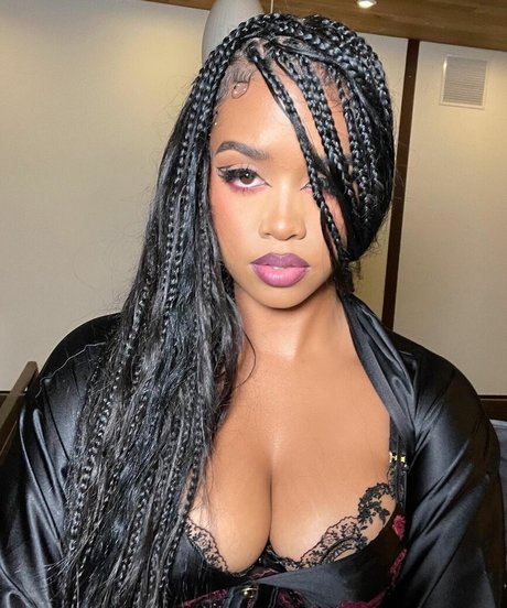 hermusicofficial star exclusive image