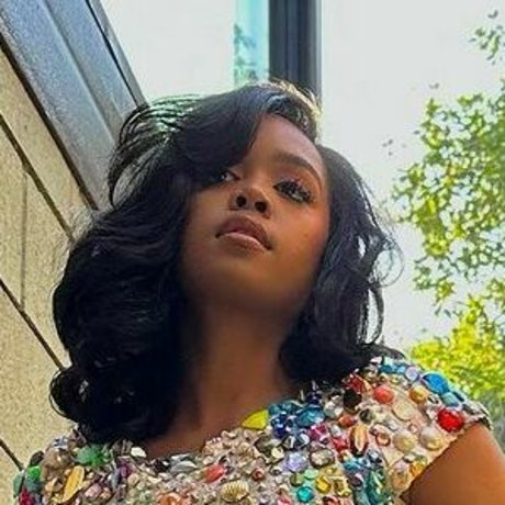 hermusicofficial nude model photos