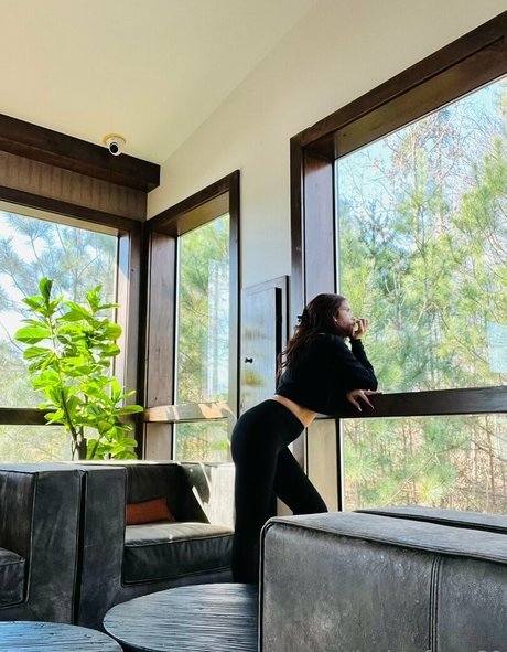 latinafoxy69 hd model images