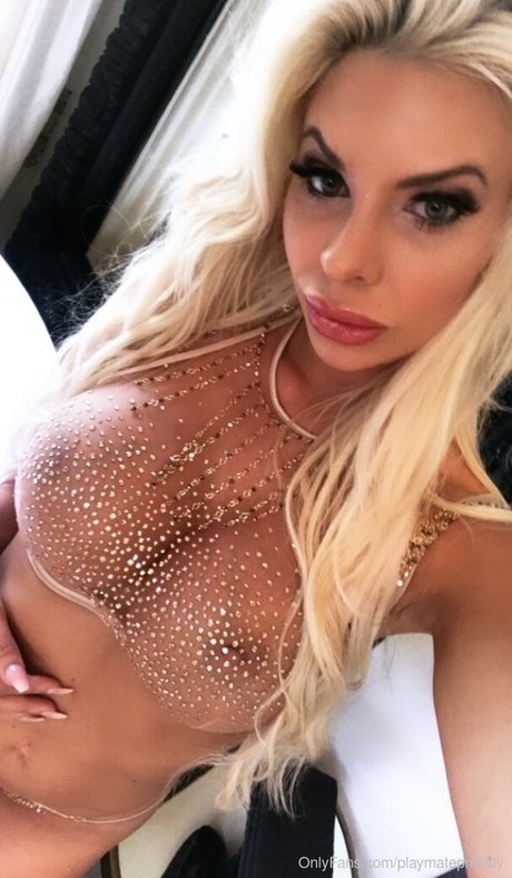 playmatepressly naked star photo