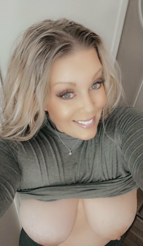 therealvixenval star erotic galleries