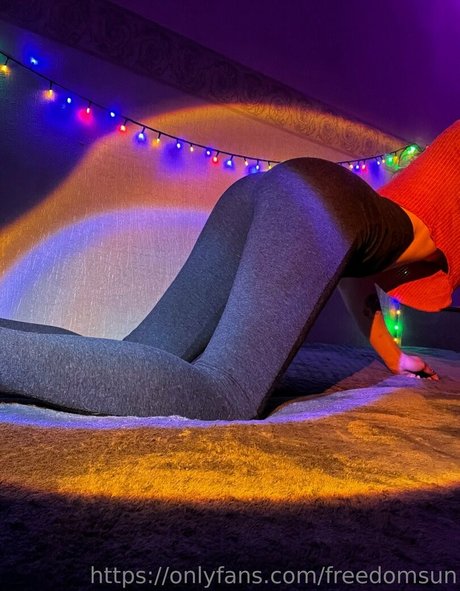 freedomsun model top images