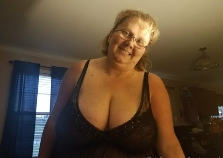 bustywench art actress galleries