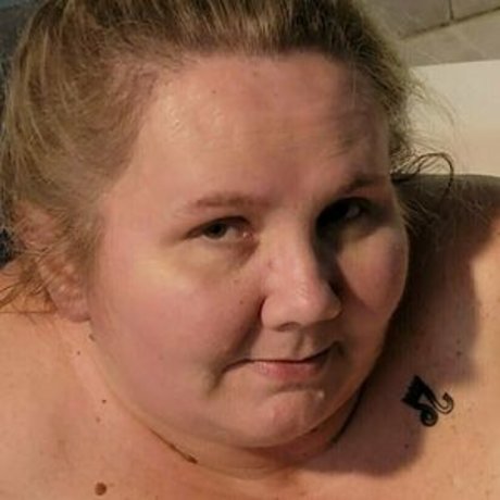 bustywench porn model pictures