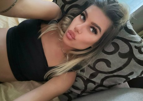 blondy angel porn model pic