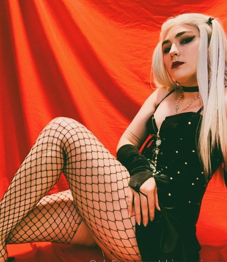 archstarweaver erotic actress image