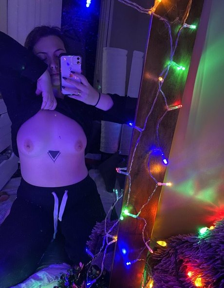 aubreymae top model image