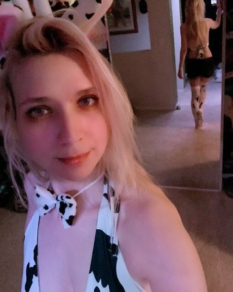 Tatskichu exclusive model picture