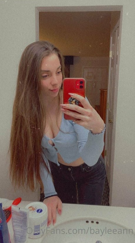 bayleeann hot model pics