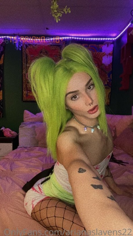 Ariana Slavens nude actress photos