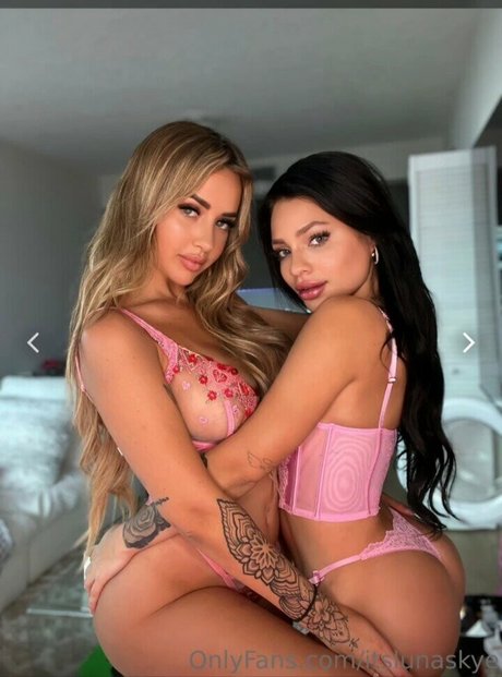 Itslunaskye pornographic star photo