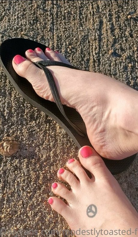 modestlytoasted free star naked images