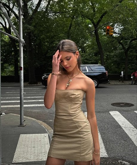 Ella Mendelsohn Quick model image