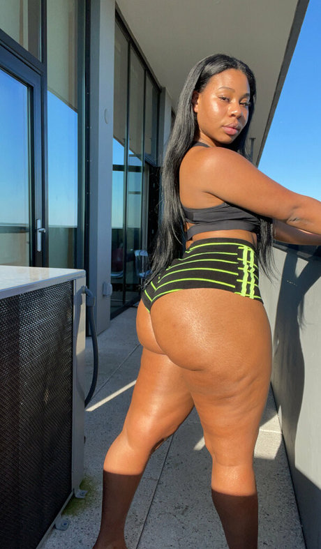 Katanah Tease pornstar adult pic