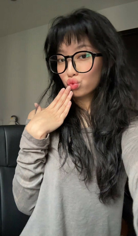 Yujin pornographic actress archive