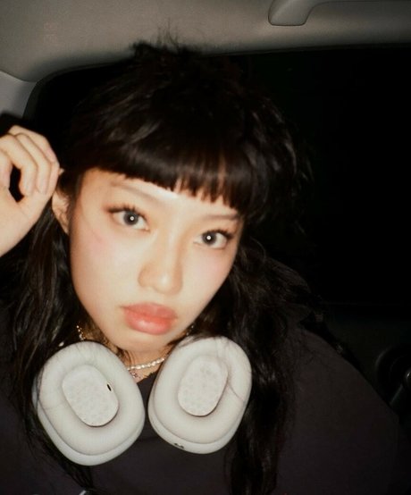 Yujin model art galleries