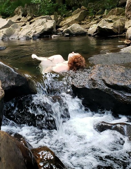 sluttubus star nude image