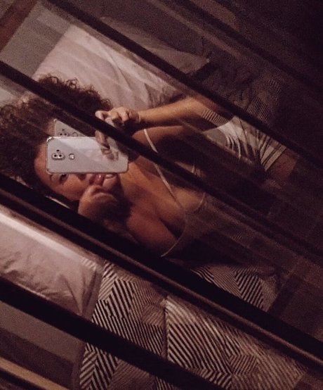 Rafaela Moreira hot star image