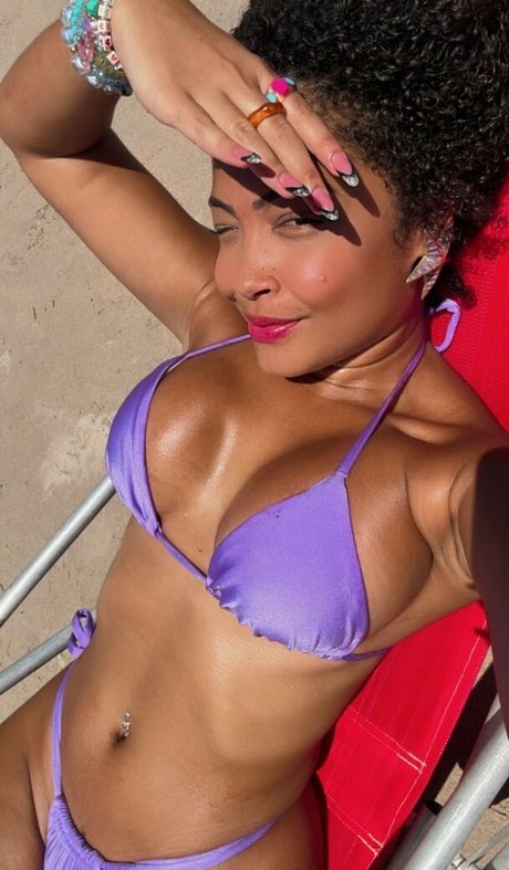 Rafaela Moreira beautiful star image