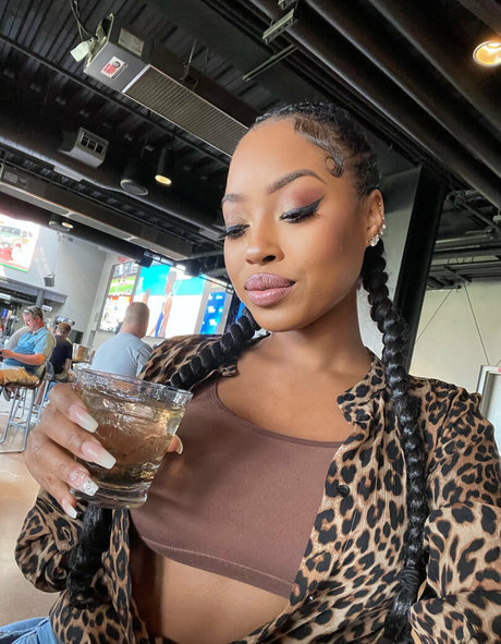 outdoor nude onlyfans porn pic