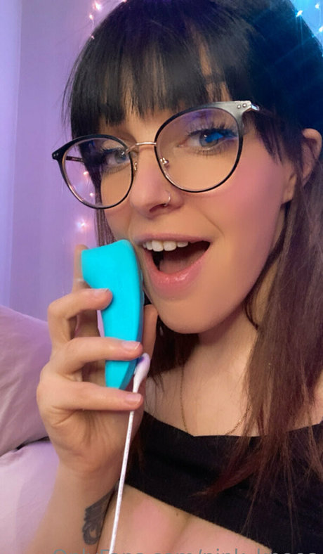 pink knees sex actress pic