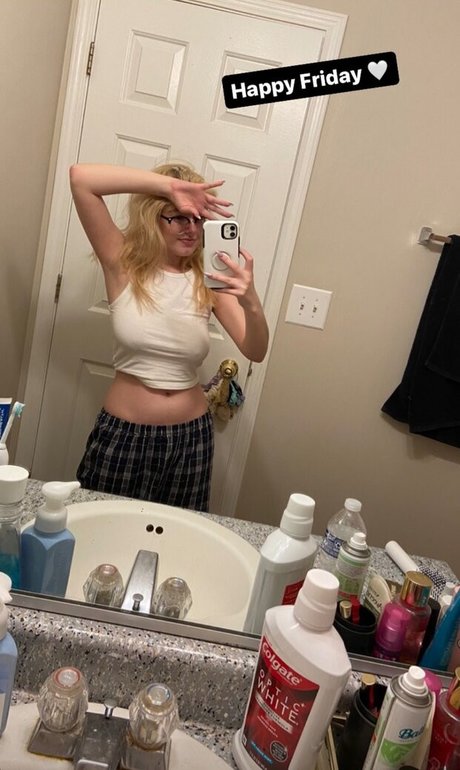 Splishbie porn model image