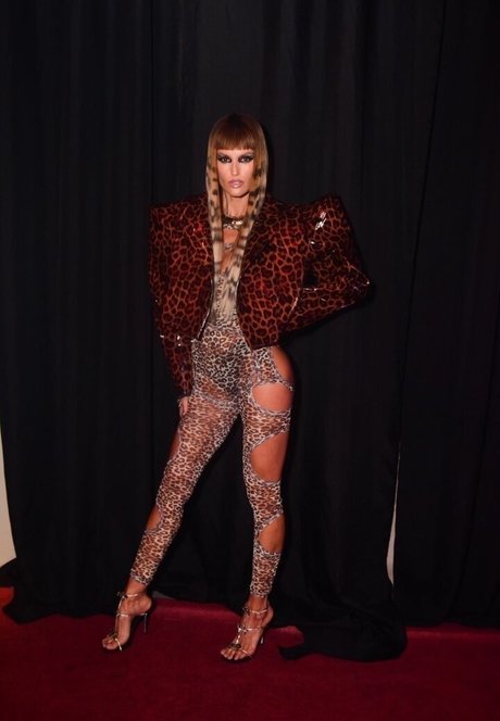 Izabel Goulart pornstar xxx photos