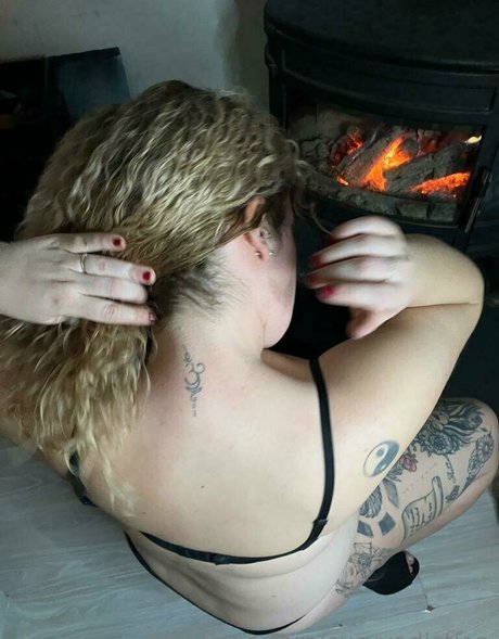 curvyadiction model free pic