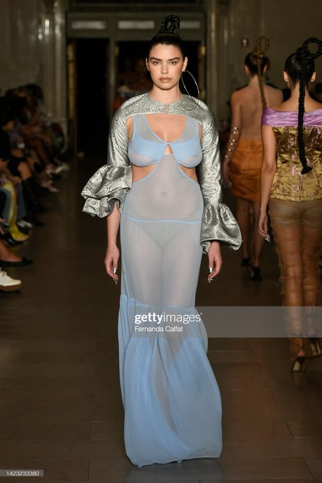 Lauren Searle star art pics