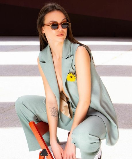 Agam Marmour erotic actress pictures