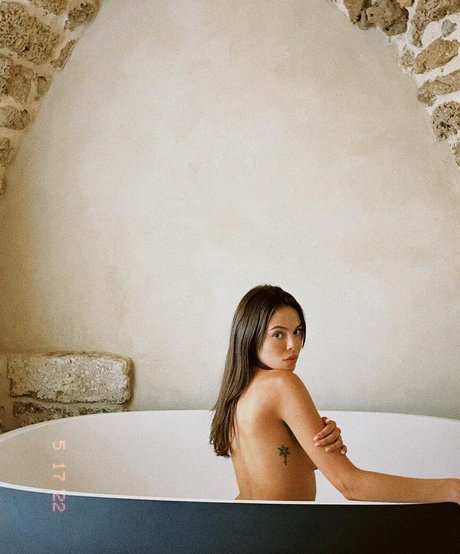 Agam Marmour star free picture