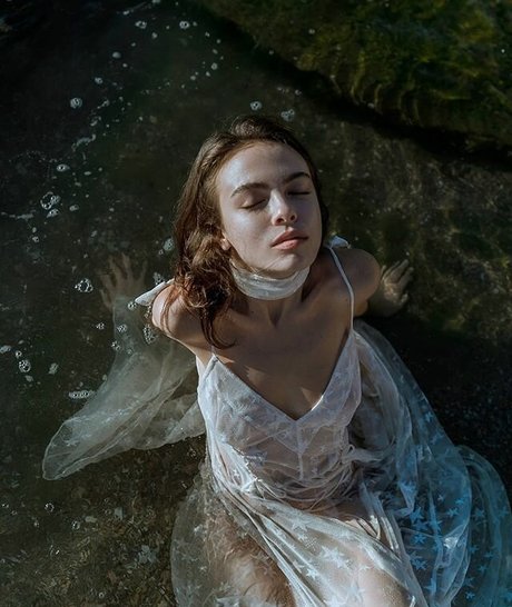 Agam Marmour sexy model images